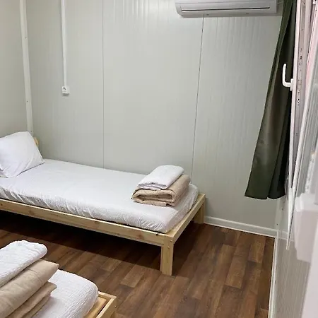 Apartment срещу входа на градина *